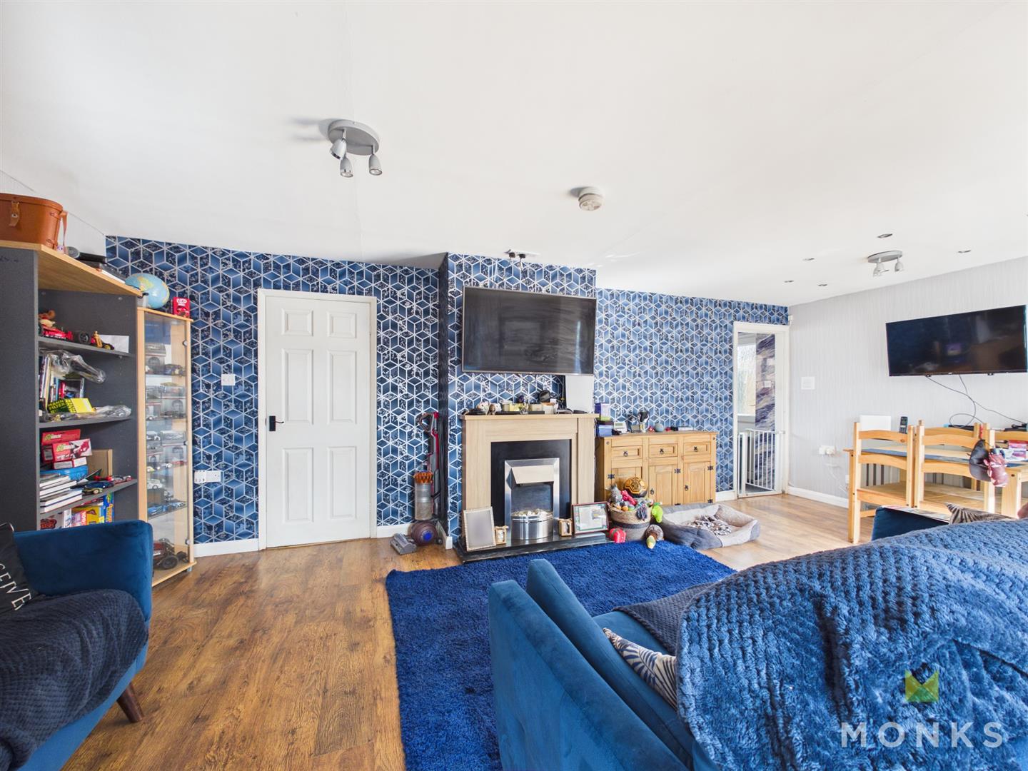 47 Brookhouse Road, Oswestry, SY11 2JW For Sale